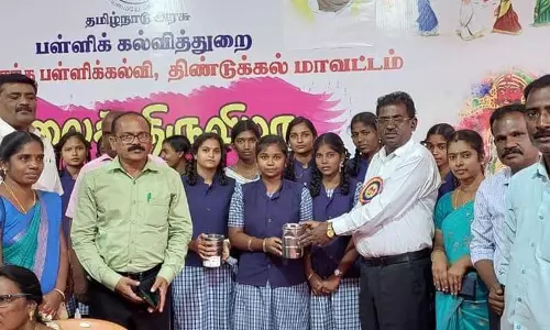 கலைத்திருவிழா போட்டியில் அரசு பள்ளி மாணவர்கள் சாதனை