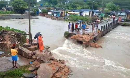 காஞ்சீபுரம் வேகவதி ஆற்றில் வெள்ளப்பெருக்கு