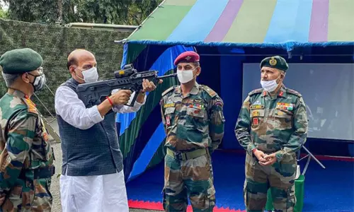 சீனாவுடன் மோதல்: தலைமை தளபதி, முப்படை தளபதிகளுடன் பாதுகாப்புத்துறை மந்திரி அவசர ஆலோசனை