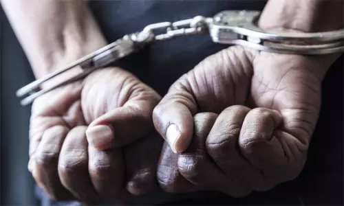 குஜராத்தில் பாகிஸ்தான் உளவாளி கைது குஜராத்தில் பாகிஸ்தான் உளவாளி கைது