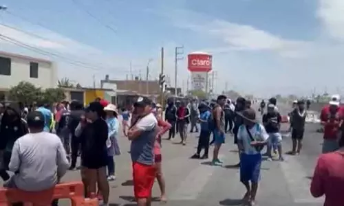 பெரு நாட்டில் காஸ்டிலோ ஆதரவாளர்களின் போராட்டத்தில் வன்முறை - 7 பேர் உயிரிழப்பு