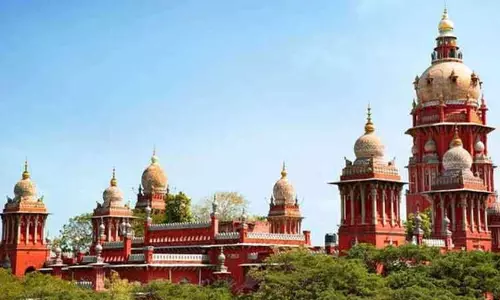 மின் இணைப்பை ஆதாருடன் இணைக்கும் உத்தரவுக்கு எதிரான வழக்கின் தீர்ப்பு 19-ந்தேதிக்கு ஒத்திவைப்பு - ஐகோர்ட் உத்தரவு மின் இணைப்பை ஆதாருடன் இணைக்கும் உத்தரவுக்கு எதிரான வழக்கின் தீர்ப்பு 19-ந்தேதிக்கு ஒத்திவைப்பு - ஐகோர்ட் உத்தரவு