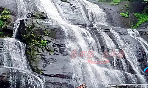 குற்றாலம் மெயின் அருவியில் குளிக்க தடை