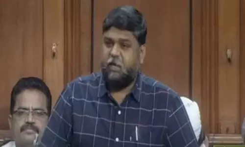 தமிழகத்தில் கூடுதலாக உள்ள சுங்கச்சாவடிகளை அகற்ற வேண்டும் - நாடாளுமன்றத்தில் தி.மு.க. எம்.பி. செந்தில்குமார் வலியுறுத்தல் தமிழகத்தில் கூடுதலாக உள்ள சுங்கச்சாவடிகளை அகற்ற வேண்டும் - நாடாளுமன்றத்தில் தி.மு.க. எம்.பி. செந்தில்குமார் வலியுறுத்தல்