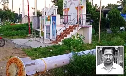 அதிமுக கொடி கம்பம் விழுந்து ஒருவர் உயிரிழந்த விவகாரம் - 2 பேர் கைது