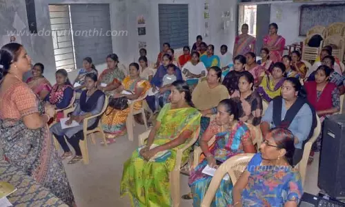 எழுத, படிக்க தெரியாதோர் 1555 பேர்