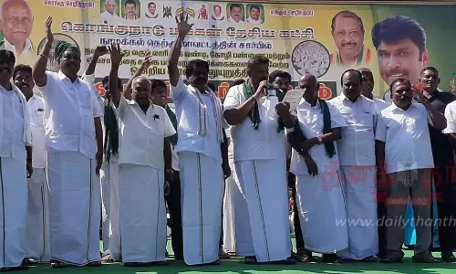 நலிவடைந்து வரும் லாரி, ரிக் தொழிலை பாதுகாக்க மத்திய அரசு நடவடிக்கை எடுக்க வேண்டும் கொ.ம.தே.க. பொதுச்செயலாளர் ஈஸ்வரன் எம்.எல்.ஏ. பேட்டி நலிவடைந்து வரும் லாரி, ரிக் தொழிலை பாதுகாக்க மத்திய அரசு நடவடிக்கை எடுக்க வேண்டும் கொ.ம.தே.க. பொதுச்செயலாளர் ஈஸ்வரன் எம்.எல்.ஏ. பேட்டி