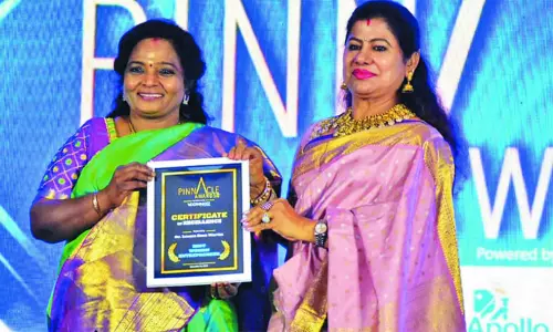 2022 ஆம் ஆண்டின் சிறந்த பெண் தொழில்முனைவோருக்கான விருது பெற்ற டாக்டர்.லீமா ரோஸ் மார்ட்டின்