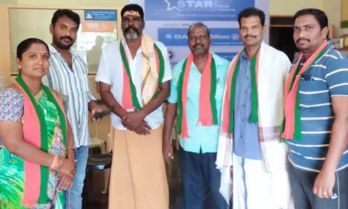 மாற்றுக்கட்சியினர் பா.ஜ.க.வில் இணைந்தனர் மாற்றுக்கட்சியினர் பா.ஜ.க.வில் இணைந்தனர்