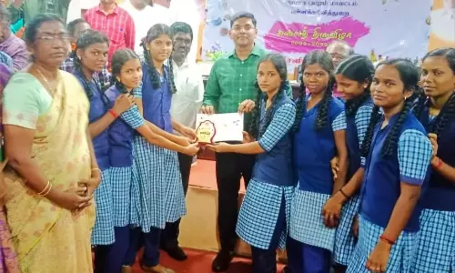 தொண்டி அரசு பள்ளி மாணவிகள் தகுதி