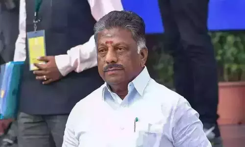 ஆவின் பொருட்கள் விலை உயர்வு: உண்ட வீட்டுக்கு ரெண்டகம் செய்ய நினைக்கும் அரசு- ஓ.பன்னீர்செல்வம் ஆவின் பொருட்கள் விலை உயர்வு: உண்ட வீட்டுக்கு ரெண்டகம் செய்ய நினைக்கும் அரசு- ஓ.பன்னீர்செல்வம்