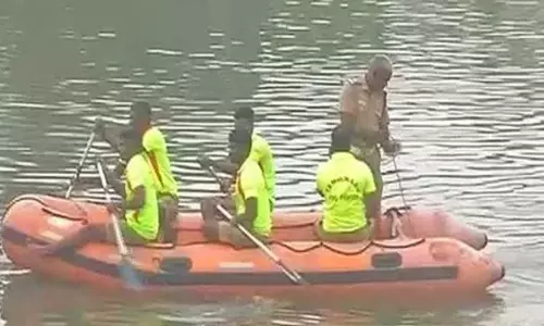 அடையாறு ஆற்றில் மூழ்கிய மாணவனை 2வது நாளாக தேடும் பணி தீவிரம்