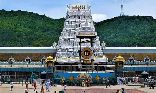 திருப்பதி கோவிலில் சுப்ரபாத சேவைக்கு போலி டிக்கெட்: ரூ.48 ஆயிரம் மோசடி செய்த இடைத்தரகர்களுக்கு வலைவீச்சு