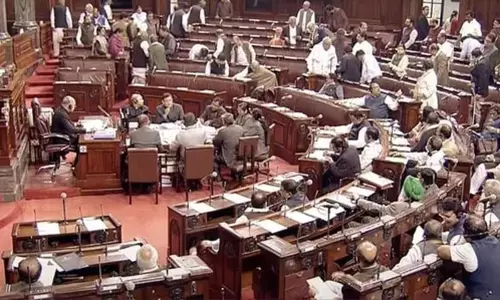 சீன எல்லைப்பிரச்சினை குறித்து விவாதிக்க மறுப்பு - நாடாளுமன்றத்தில் எதிர்க்கட்சிகள் அமளி, வெளிநடப்பு