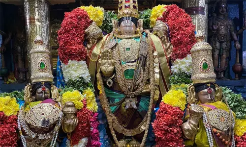 உலகளந்த பெருமாள் கோவிலில் பகல் பத்து உற்சவம் உலகளந்த பெருமாள் கோவிலில் பகல் பத்து உற்சவம்