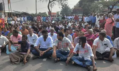 மேட்டுப்பாளையம்-அன்னூர் சாலையில் பொதுமக்கள் திடீர் மறியல்