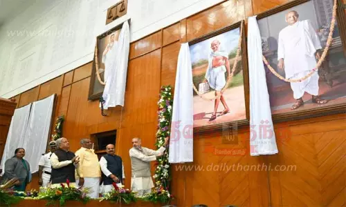 கர்நாடக சட்டசபையில் வீரசாவர்க்கர், விவேகானந்தர் உள்பட 7 தலைவர்களின் படங்கள் திறப்பு கர்நாடக சட்டசபையில் வீரசாவர்க்கர், விவேகானந்தர் உள்பட 7 தலைவர்களின் படங்கள் திறப்பு