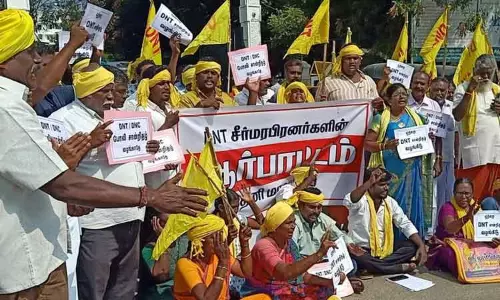 சீர்மரபினர் நலச்சங்கத்தினர் ஆர்ப்பாட்டம்