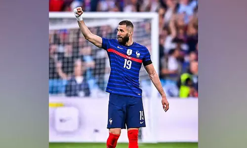 சர்வதேச கால்பந்து போட்டியில் இருந்து பிரான்ஸ் வீரர் பென்ஜிமா ஓய்வு