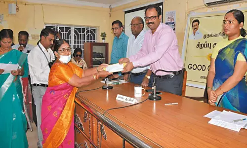 திருவள்ளூர் மாவட்டத்தில் பொதுமக்கள் குறைதீர்க்கும் நாள் கூட்டம் திருவள்ளூர் மாவட்டத்தில் பொதுமக்கள் குறைதீர்க்கும் நாள் கூட்டம்