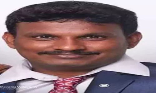 கிரேன் மூலம் தேன்கூட்டை எடுக்க முயன்றபோது தவறி விழுந்த தனியார் நிறுவன ஊழியர் பலி-வாலிபர் படுகாயம்