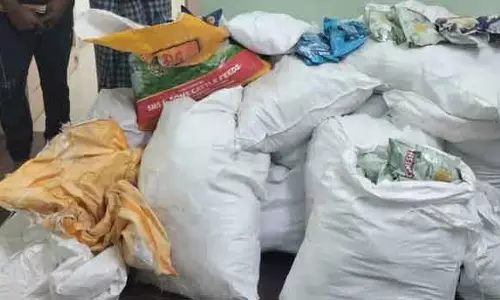 புகையிலை பொருட்கள் விற்ற 2 பேர் கைது புகையிலை பொருட்கள் விற்ற 2 பேர் கைது