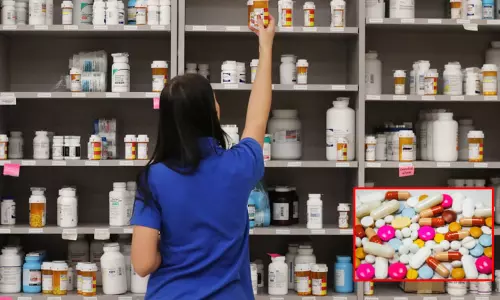 அமெரிக்கா:  கொரோனா பரவல் அச்சமுள்ள சூழலில் காய்ச்சல் தடுப்பு மருந்துகளுக்கு கடும் கட்டுப்பாடு