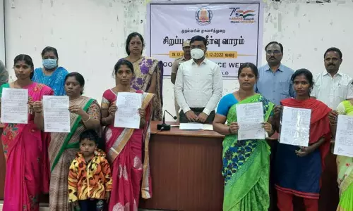 பணியின் போது உயிரிழந்தஅங்கன்வாடி பணியாளர்களின் வாரிசுதாரர்களுக்கு பணி நியமன ஆணைகலெக்டர் ஷ்ரவன்குமார் வழங்கினார்