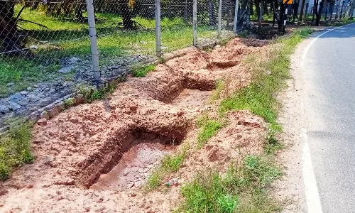 நீர்வழித்தடங்களில் மேற்கொள்ளப்படும் பணிகளை ஆய்வு செய்ய வேண்டும் நீர்வழித்தடங்களில் மேற்கொள்ளப்படும் பணிகளை ஆய்வு செய்ய வேண்டும்