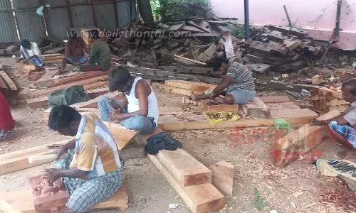 விராலிமலை முருகன் கோவிலில் தேர் புதுப்பிக்கும் பணி மும்முரம்