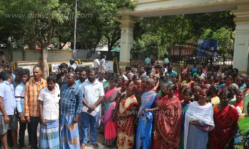 நெல்லை கலெக்டர் அலுவலகத்தைகிராம மக்கள் முற்றுகை