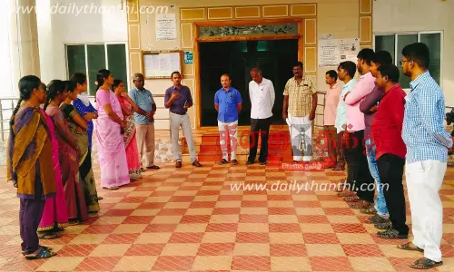 ஊரக வளர்ச்சி துறை அலுவலர்கள் ஆர்ப்பாட்டம்- வெளிநடப்பு