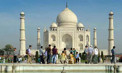 தாஜ்மஹாலை பார்வையிட வரும் அனைத்து சுற்றுலா பயணிகளுக்கும் கொரோனா பரிசோதனை கட்டாயம் தாஜ்மஹாலை பார்வையிட வரும் அனைத்து சுற்றுலா பயணிகளுக்கும் கொரோனா பரிசோதனை கட்டாயம்