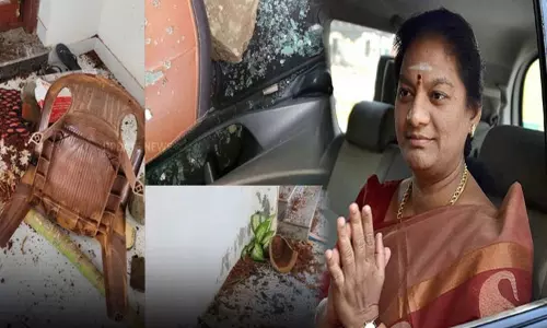 தூத்துக்குடியில்  சசிகலா புஷ்பா வீட்டில் மர்ம நபர்கள் தாக்குதல்.. கார் உடைப்பு, வீடு சேதம்