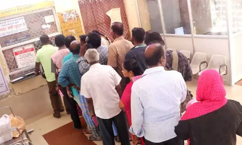 தட்கலில் எடுப்பது சிரமம்; பிரீமியம் தட்கலில் எளிதாய் கிடைக்கிறதுரெயில் டிக்கெட் முன்பதிவில் நடப்பது என்ன?பயணிகள் குமுறல்