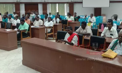 வேதாரண்யம் மல்லிகை பூவுக்கு உரிய விலை நிர்ணயிக்க வேண்டும்- விவசாயிகள் வேதாரண்யம் மல்லிகை பூவுக்கு உரிய விலை நிர்ணயிக்க வேண்டும்- விவசாயிகள்