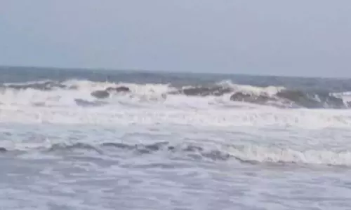 கடலூரில், கடல் சீற்றம் கடலூரில், கடல் சீற்றம்