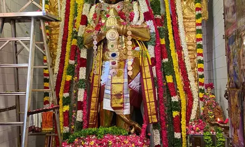 அஞ்சலி வரத ஆஞ்சநேயருக்கு புஷ்பாஞ்சலி அஞ்சலி வரத ஆஞ்சநேயருக்கு புஷ்பாஞ்சலி