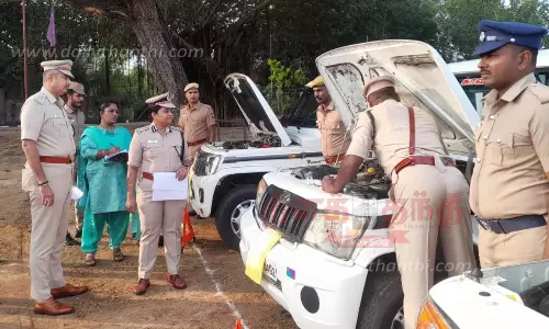 போலீஸ் ரோந்து வாகனங்களை தஞ்சை சரக டி.ஐ.ஜி. கயல்விழி ஆய்வு