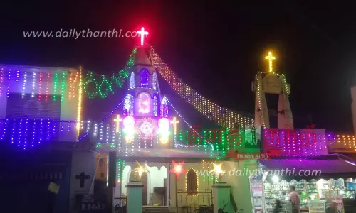 அந்தியூரில் மின்விளக்கு அலங்காரத்தில் ஜொலிக்கும் கிறிஸ்தவ தேவாலயம்