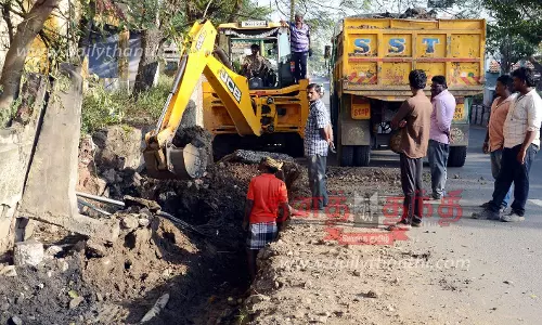ஈரோடு ஈ.வி.என். ரோட்டில் சாலை மேம்பாட்டு பணிகள் தொடங்கியது