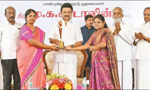 பள்ளி, கல்லூரி மாணவர்களின் மனநலம் காக்கும் மனம் திட்டம்: முதல்-அமைச்சர் தொடங்கி வைத்தார்