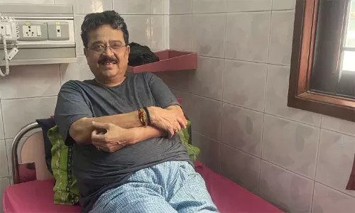 ஆயில் மசாஜ்: மருத்துவமனையில் அனுமதிக்கப்பட்ட நடிகர் எஸ்.வி.சேகர்: குணமடைந்து வீடு திரும்பினார்