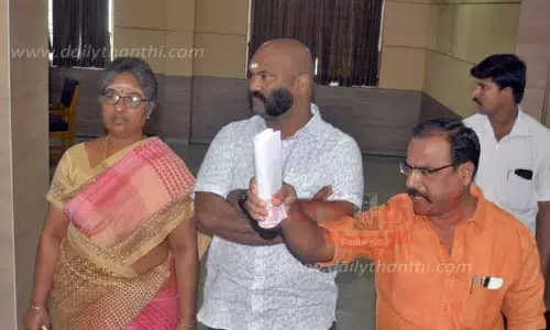 பஸ் நிலையத்தை இடம் மாற்ற அ.தி.மு.க. கவுன்சிலர்கள் எதிர்ப்பு