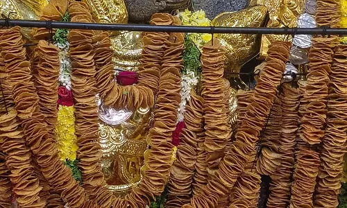 ஆஞ்சநேயர் கோவில்களில் சிறப்பு பூஜை