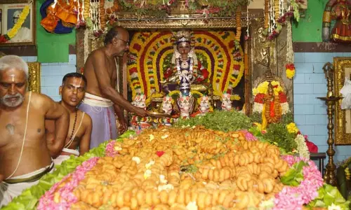 ஆஞ்சநேயர் கோவில்களில் சிறப்பு வழிபாடு ஆஞ்சநேயர் கோவில்களில் சிறப்பு வழிபாடு