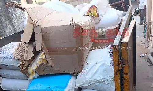 ஈரோட்டில் குடோனில் பதுக்கி வைக்கப்பட்டு இருந்த  500 கிலோ தடை செய்யப்பட்ட பிளாஸ்டிக் பொருட்கள் பறிமுதல்; மாநகராட்சி அதிகாரிகள் நடவடிக்கை