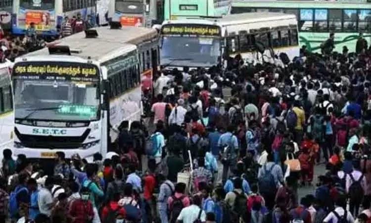 தொடர் விடுமுறை:  சென்னையிலிருந்து 1.37 லட்சம் பேர் சொந்த ஊர் பயணம்