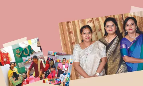 சமூகப்பணிகள் செய்யும் தோழிகள் சமூகப்பணிகள் செய்யும் தோழிகள்