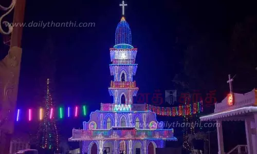 வால்பாறையில் தேவாலயங்களில் கிறிஸ்துமஸ் சிறப்பு பிரார்த்தனை